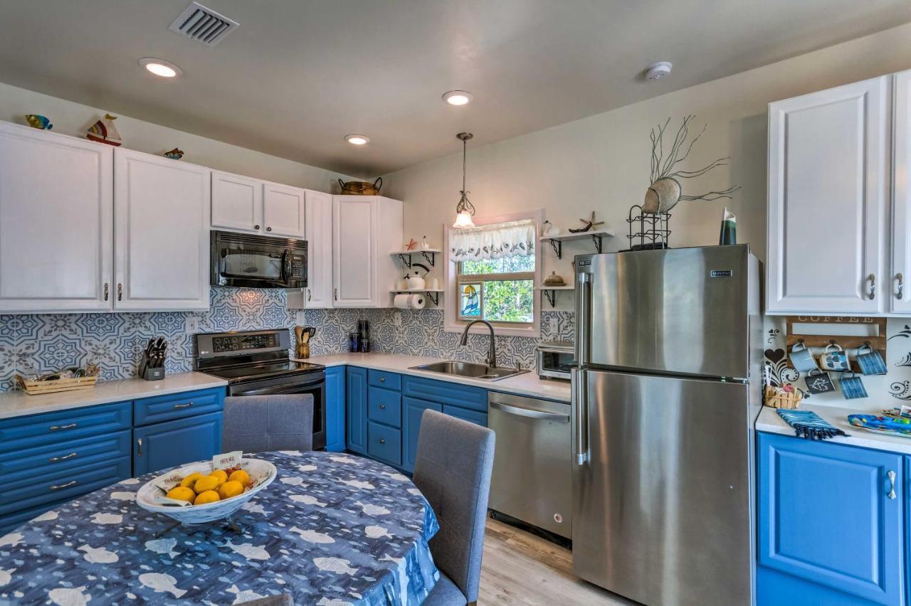 East Bay Vacation Rental With Dock! 나바르 외부 사진